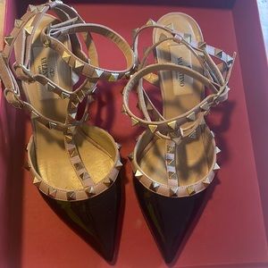 Valentino Rockstud Patent leather pumps size 36 low heel w/box